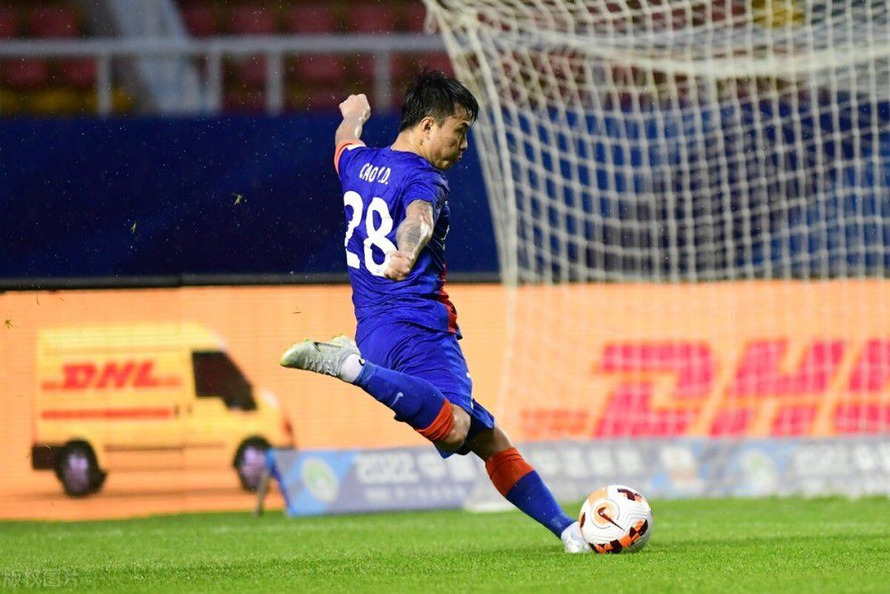 这位18岁的球员本赛季为U21踢了每场比赛，打进4球并助攻5次。